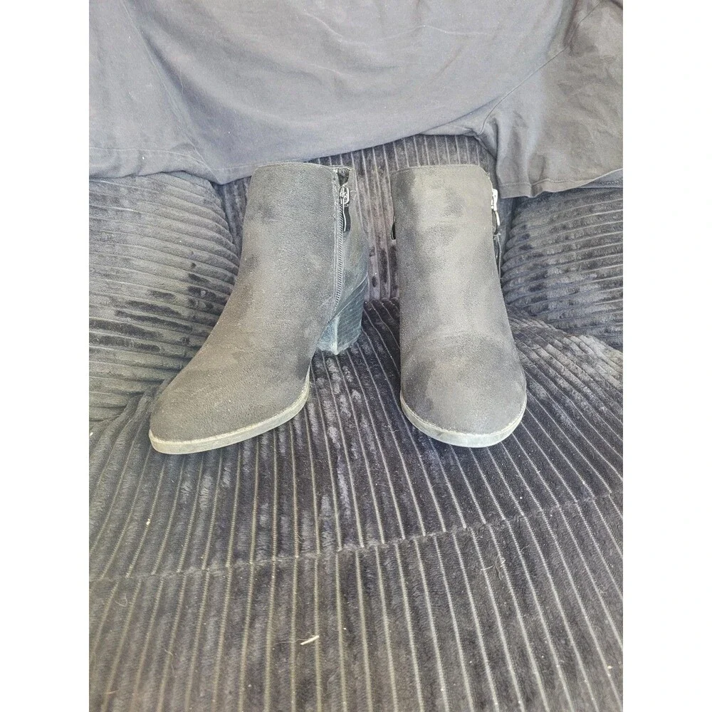 Charlotte Russe Grey Suede Ankle Boots – Size 8